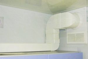 Установка воздуховода для кухонной вытяжки в Артеме